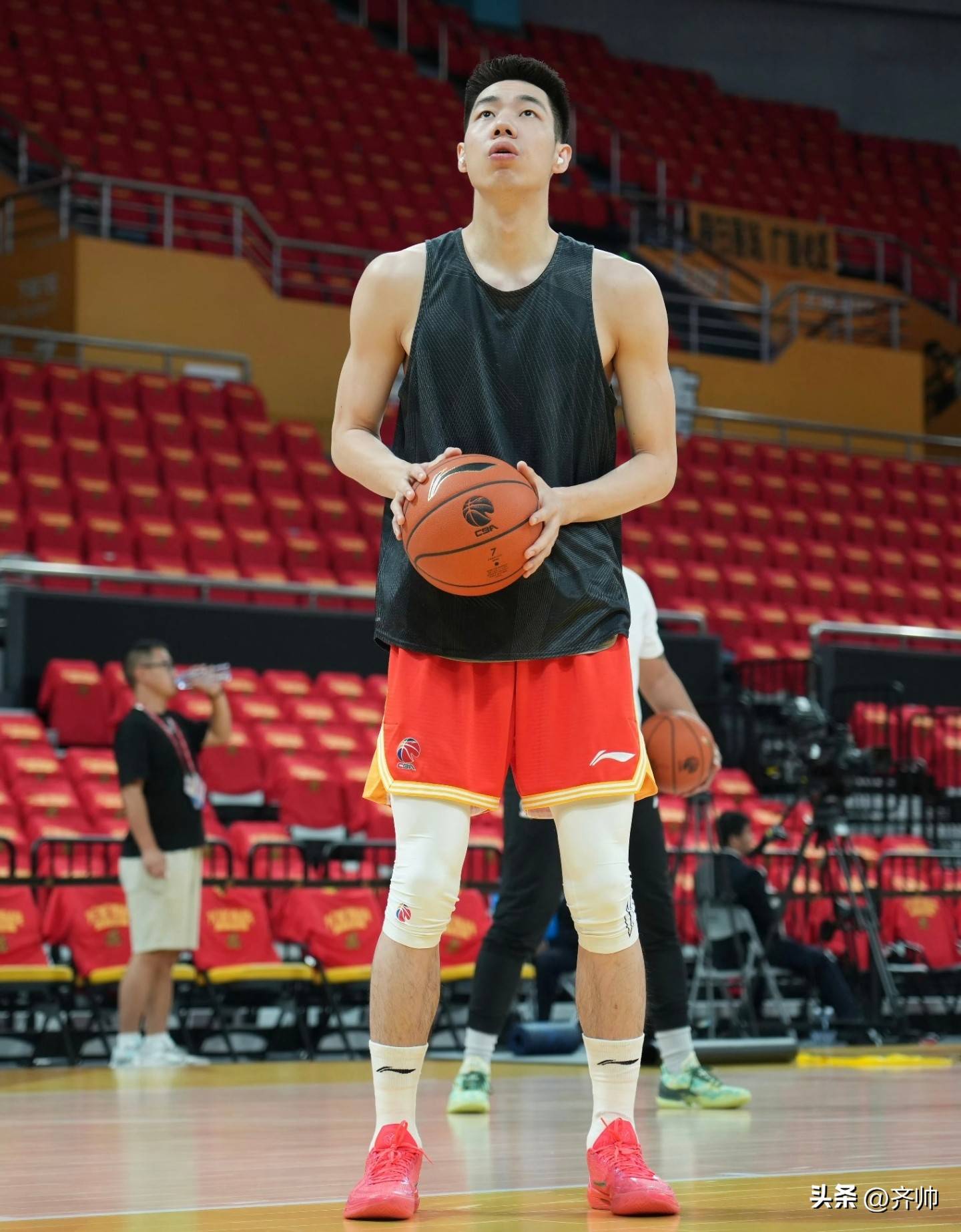 胡金秋赛点兑现,洛杉矶快船淘汰迈阿密热火晋级四强,主帅激动落泪 胡金秋赛点兑现,洛杉矶快船淘汰迈阿密热火晋级四强,主帅激动落泪